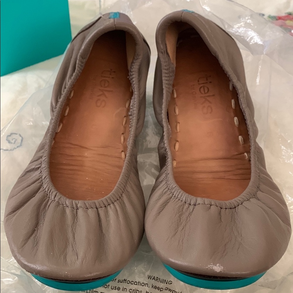 Tieks Taupe Ballet Flats 6 - Picture 4 of 13